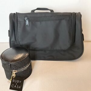 TRAVEL SET HANGING ZIP TOILETRIES & JEWELRY CASE DOPP KIT SET NWT
